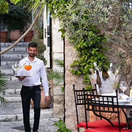 Le Paul Hotel 5*